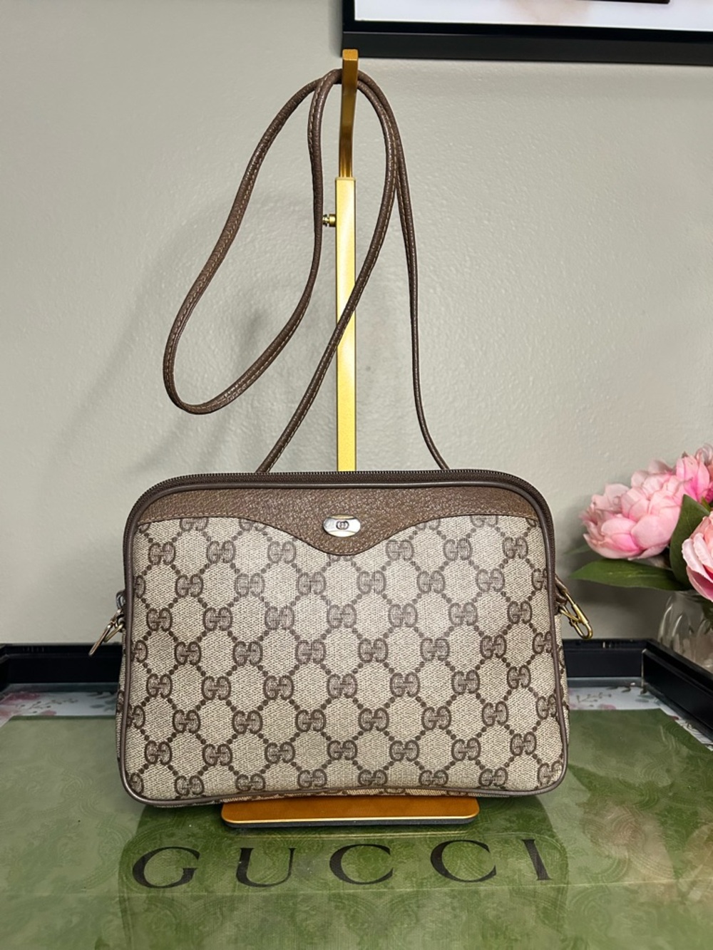 Vintage Gucci GG Supreme Canvas Shoulder Bag Brown Monogram 97.02.068